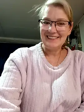irinamaux online show from April 2026 10:36:02 PM