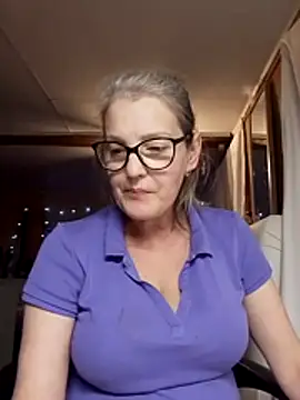 irinamaux online show from October 2025 02:58:01 PM