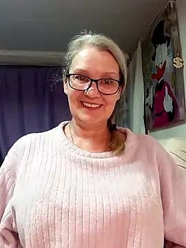 irinamaux online show from February 2026 09:25:02 PM