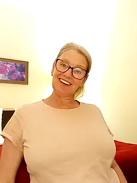 irinamaux online show from October 2025 03:36:01 PM