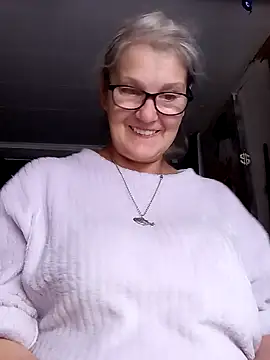 irinamaux online show from July 2026 06:14:02 PM