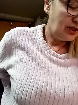 irinamaux online show from March 2026 11:37:02 PM