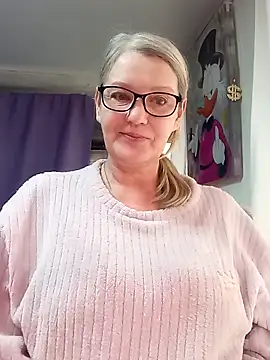 irinamaux online show from February 2026 07:19:02 AM