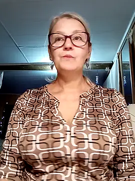 irinamaux online show from October 2025 04:41:02 PM