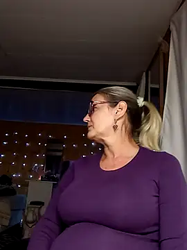 irinamaux online show from September 2025 04:13:02 PM