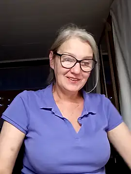 irinamaux online show from September 2025 05:30:01 AM