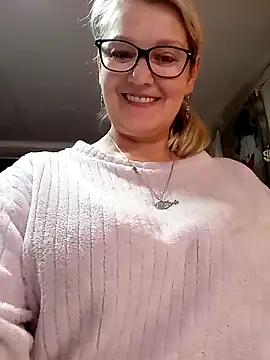 irinamaux online show from May 2026 09:24:01 AM
