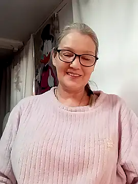 irinamaux online show from February 2026 12:05:01 PM