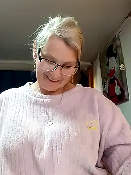 irinamaux online show from April 2026 01:07:02 PM