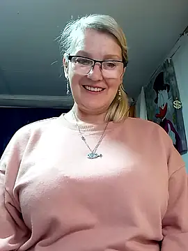 irinamaux online show from May 2026 09:12:01 AM