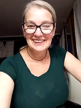 irinamaux online show from October 2025 07:40:01 AM