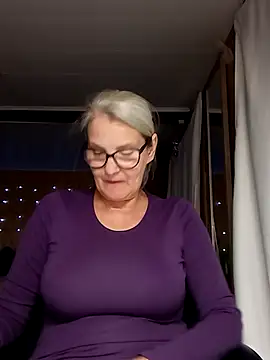 irinamaux online show from September 2025 05:08:01 PM