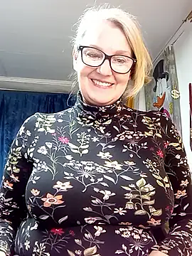 irinamaux online show from April 2026 04:54:02 PM