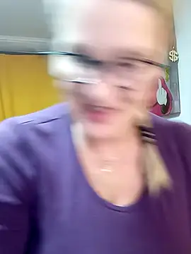 irinamaux online show from March 2026 11:00:01 PM