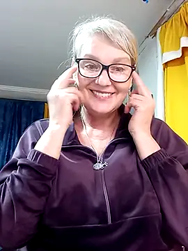 irinamaux online show from April 2026 07:18:01 PM