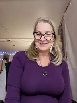 irinamaux online show from December 2025 02:21:01 AM