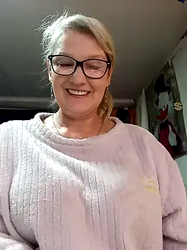 irinamaux online show from May 2026 03:32:01 AM