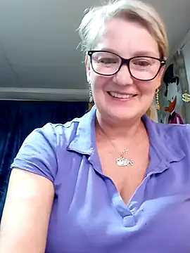 irinamaux online show from April 2026 05:14:02 PM