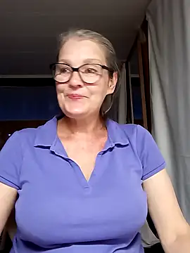 irinamaux online show from September 2025 04:40:02 PM