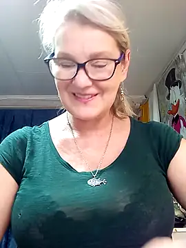 irinamaux online show from May 2026 07:25:01 PM