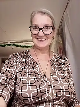 irinamaux online show from November 2025 10:54:02 PM