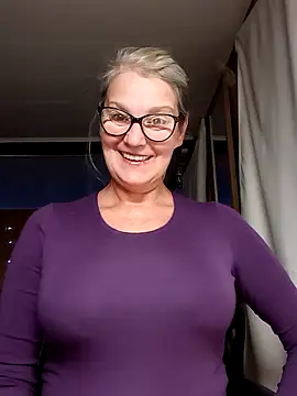 irinamaux online show from September 2025 12:39:02 AM