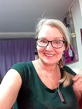 irinamaux online show from February 2026 12:01:02 AM