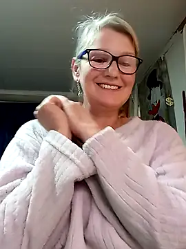 irinamaux online show from May 2026 02:42:01 PM