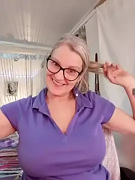 irinamaux online show from December 2025 10:43:01 AM