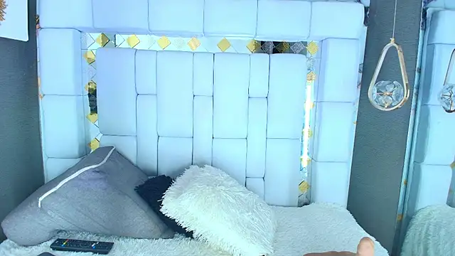 emily madrid online show from September 2025 06:41:01 AM