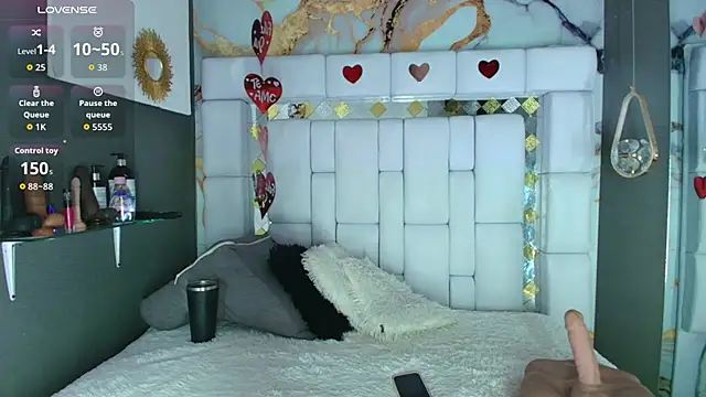 emily madrid online show from September 2025 05:33:01 AM