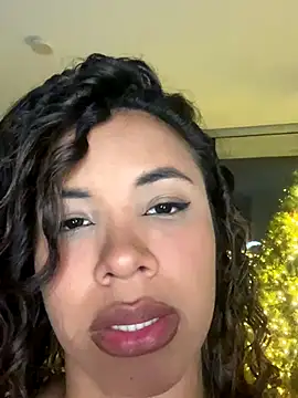 Brunettexio online show from December 2025 03:22:01 AM