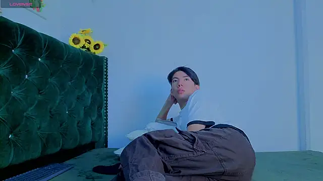 Levii Ackermann online show from March 2026 02:21:01 PM