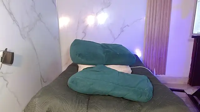 mollyguns online show from March 2026 06:53:02 PM