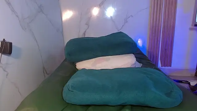 mollyguns online show from May 2026 06:44:02 PM