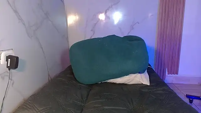 mollyguns online show from February 2026 08:21:02 PM