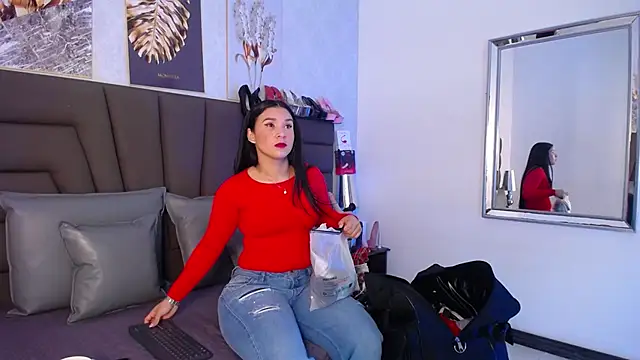 Sofi Perez  online show from April 2026 11:17:01 AM