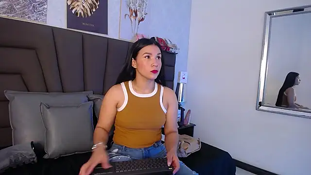 Sofi Perez  online show from April 2026 11:17:01 AM