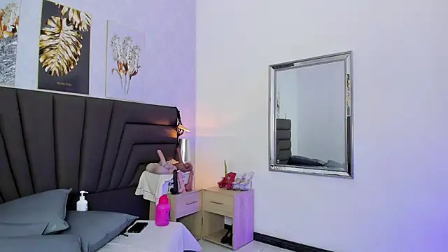 Sofi Perez  online show from June 2026 02:33:01 PM