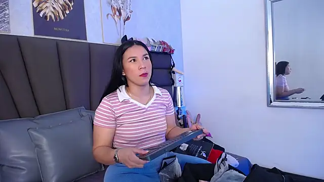 Sofi Perez  online show from May 2026 11:17:02 AM