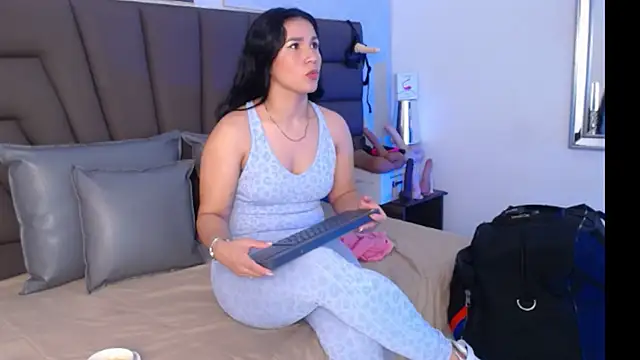 Sofi Perez  online show from May 2026 11:17:01 AM