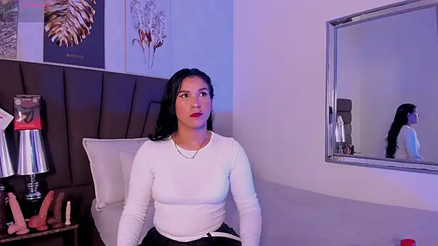 Sofi Perez  online show from February 2026 11:17:01 AM