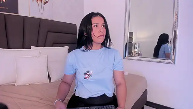 Sofi Perez  online show from March 2025 11:23:01 AM