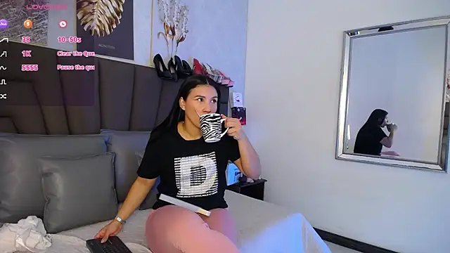 Sofi Perez  online show from April 2026 11:11:01 AM