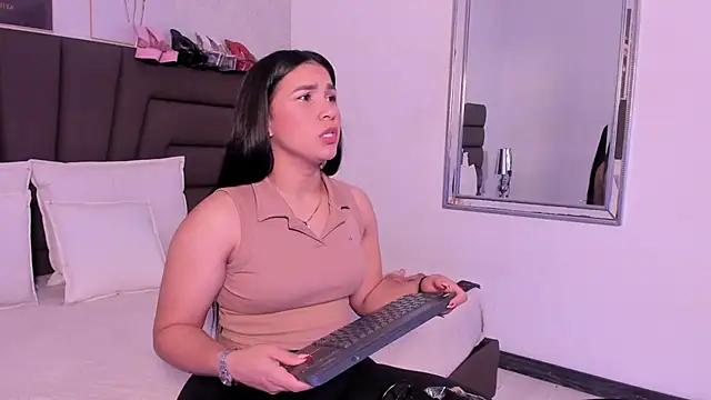 Sofi Perez  online show from September 2025 11:27:01 AM