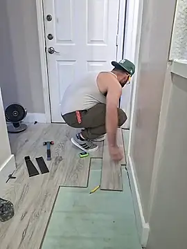 Zander823 online show from April 2026 10:38:02 PM