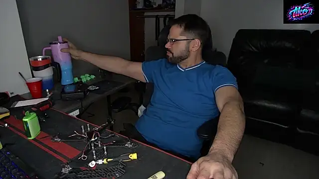 Zander823 online show from April 2026 10:44:01 AM