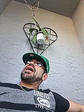 Zander823 online show from February 2026 07:23:02 PM