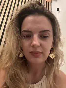 Snapshot of LexyGold chatting on October 2025 03:00:01 PM LexyGold online show from October 2025 03:00:01 PM