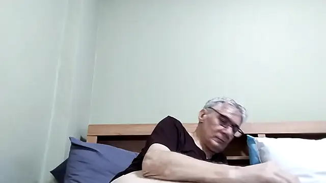 BIGUNCUTHARDCOCK online show from November 2025 01:42:02 AM